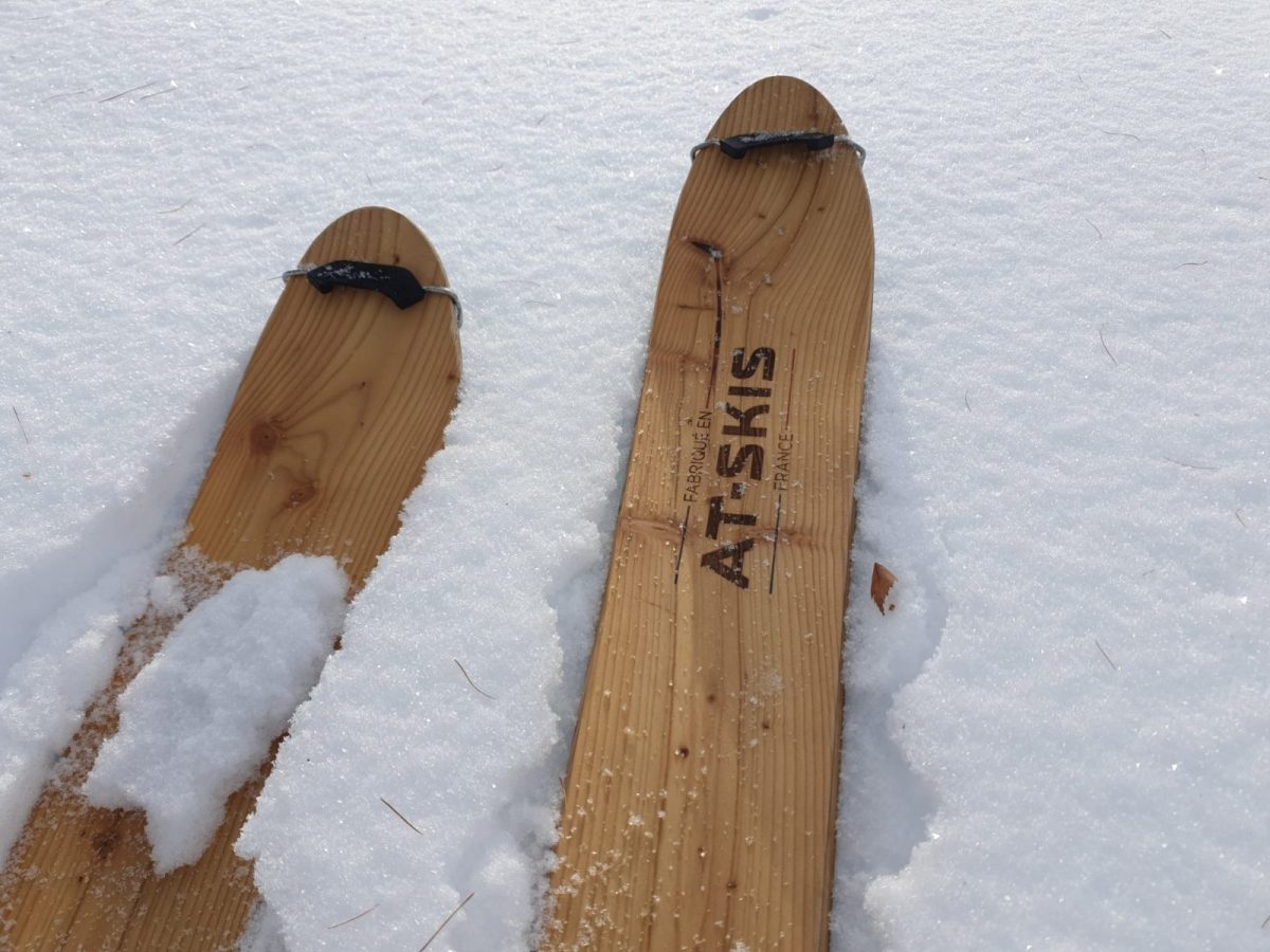 Skis, en