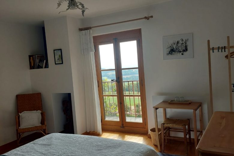 Le Lac bedroom