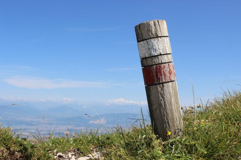 Sentier GR 9 + Vue Mont Blanc