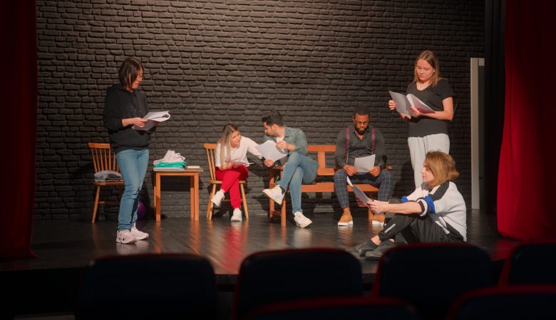 Théâtre-débat : Réseaux sociaux et émotions_Saint-Genis-Pouilly