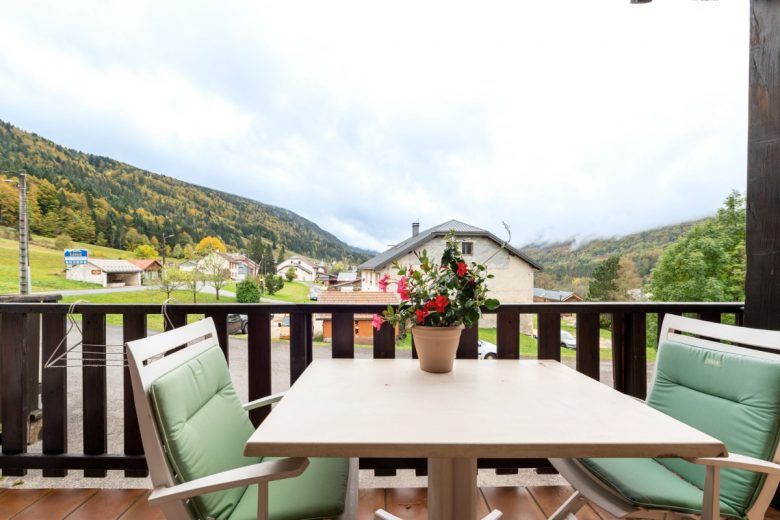 Balcon avec vue montagne