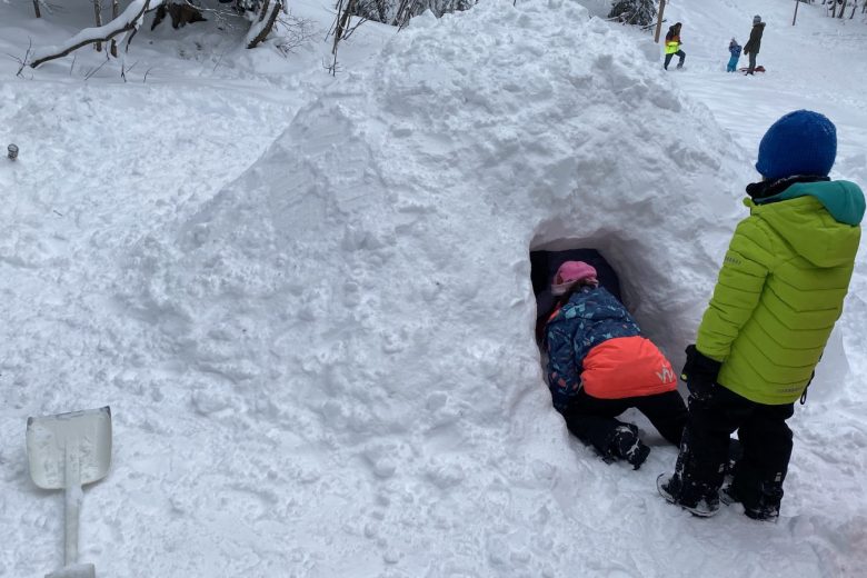 Les P’tits trappeurs – Noël 2024/25. Construction d’igloo_Mijoux